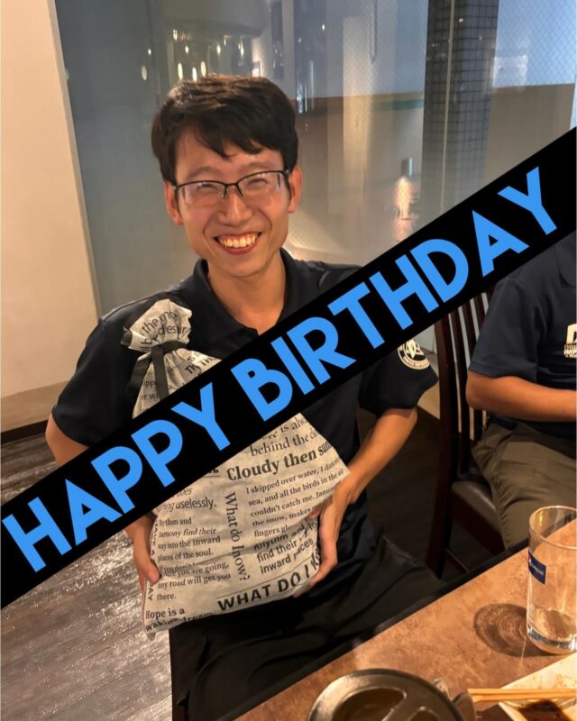 Hくんお誕生日おめでとうございます🎁🎉

いつも配達ご苦労様です📦まだ弊社に来て間もないですが、早くも現場での評判はすごくいいです😄また新たな現場になるかと思いますがこれからも頑張りましょう👍

#DIAトランスポート
#軽貨物ドライバー
#ドライバーさんの誕生日
#軽貨物ドライバー募集中
#軽貨物やってる方と繋がりたい 
#軽貨物運送会社　#上尾市　#さいたま市
#黒ナンバー